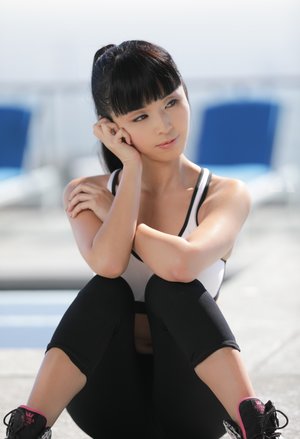 18 year old girl Hailey Little takes off yoga attire to stand naked